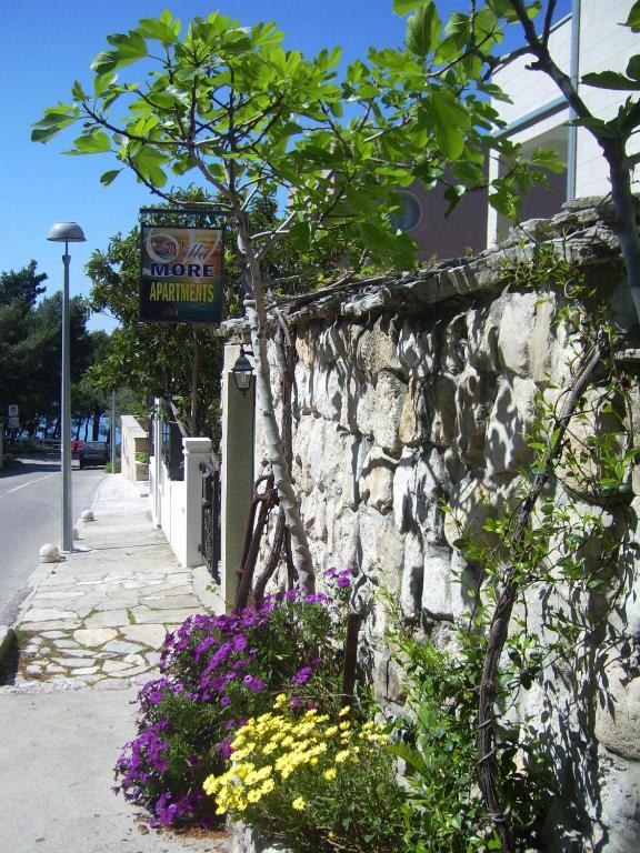 Apartments Villa More Makarska Buitenkant foto
